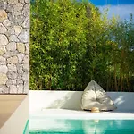 펜션 Rouvelas Waterfront Nest *