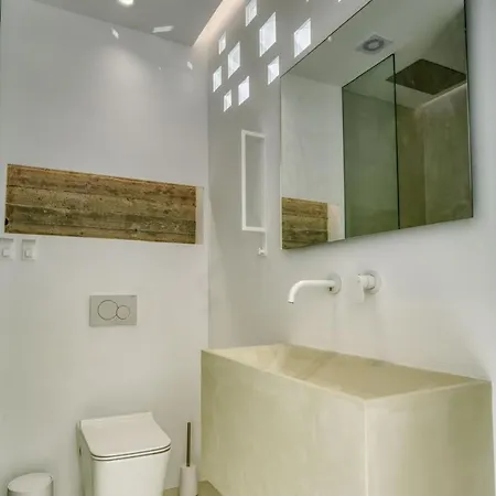Semesterbostad Rouvelas Waterfront Nest *