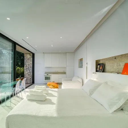 Semesterbostad Rouvelas Waterfront Nest Ágios Matthaíos