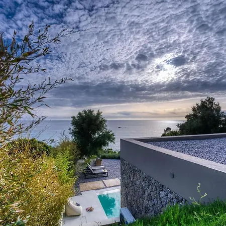 Rouvelas Waterfront Nest Semesterbostad *