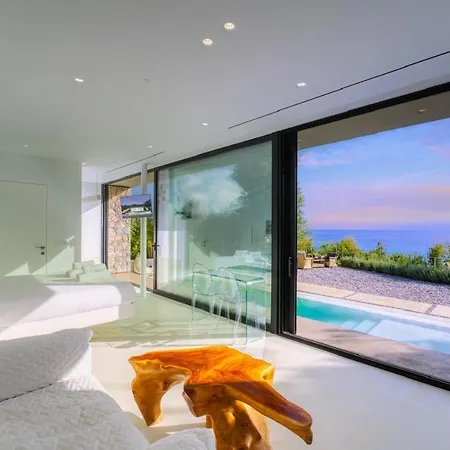 Rouvelas Waterfront Nest بيت للعطل