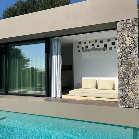 بيت للعطل Rouvelas Waterfront Nest